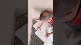 Cutting ceramic tiles at 45° angles with an easy technique