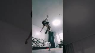 Pole Dance Шпагат в висе на локте Шпагат на пилоне