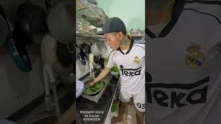 Dương2k1 rửa ly và rau