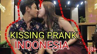 Hot! Kissing Prank Indonesia