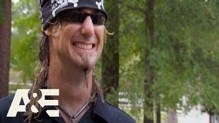 Billy the Exterminator: Wolf Attack | A&E