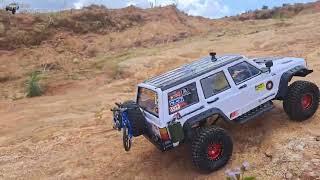 on a sunny day - Offroad Driving - Jeep Cherokee 1/10 Scale