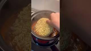 3am ramyun craving 