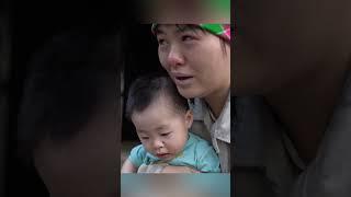Poor young mother - starting a new life #singlemom #construction #bushcraft #storm #Rain