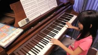 Mozart   ( Kiki Lin) clever playing kids piano - طفلة ذكية تلعب البيانو على طريقة موزارت