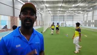 Play the ball under your eyes - Net Stimulation