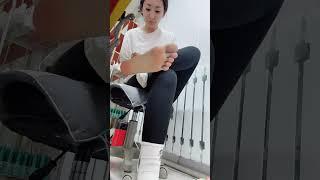 美甲店老板娘上班给你看脚【U】 来乐直播/足迹直播/丝足直播/足控/美脚/玉足/chinesegirl foot chinesegirls feet 更多视频主页电报联系本人