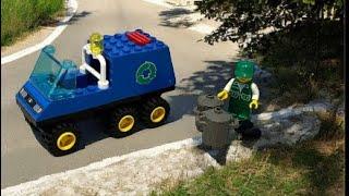 Building LEGO 6564 Refuse Truck (Recycle Truck) 1997