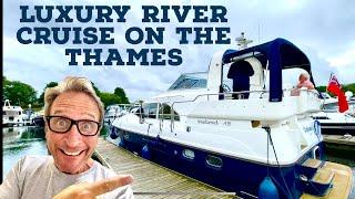 Luxury river cruise on the Thames/