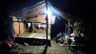 Suku Dayak || Suasana Malam hari di Pondok Hutan Kalimantan