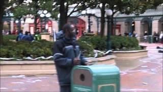 Binmen at Disneyland Paris protest