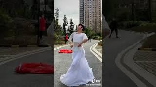 王森是疯子，抖音小仙女舞蹈《火火的姑娘》旁边的小妹妹被我吓跑了，藏族舞广场舞街舞民族舞#王森是疯子