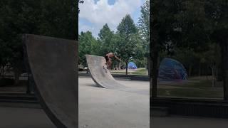 Fakie Frontside Bigspin on the snake! Keep Pushing Make sure you subscribe