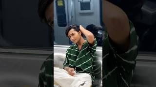 Metro feels like #romcom when you’re vibing on #tuhitu ️