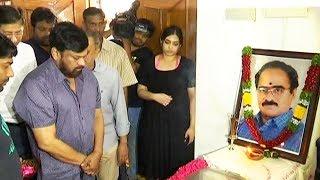 Celebs Pay Homage To Director Vijaya Bapineedu | TFPC