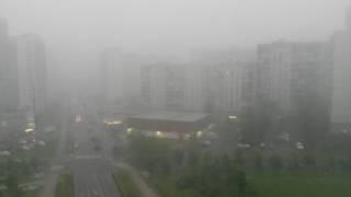 Тропический ливень в Москве