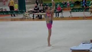 menine gimnastika.Karina