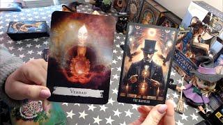 ¿QUÉ PIENSA?, ¿QUÉ SIENTE?, ¿QUÉ HARÁ?.TAROT INTERACTIVO.