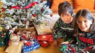 Los REGALOS de Navidad de Dani y Evan!!