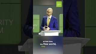 Arseniy Yatsenyuk: How to achieve peace?