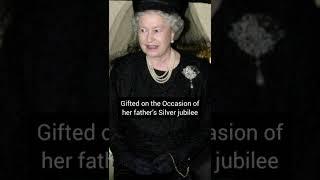 Queen Elizabeth's Historic collection of jewels/three tier pearl necklace gifted by King George VI