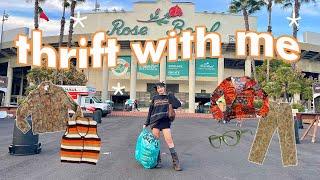 THRIFT WITH ME at Rosebowl Flea // thrifting at the LARGEST flea in LA for Christmas presents!!!