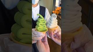 紅茶専門店が作るうねうねソフトクリーム抹茶とロイヤルミルクティー味の2種類がある！ #京都グルメ