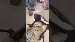 Bunda girang kan walau cuma keluar cari angin? asalkan sama anak dan suami? 