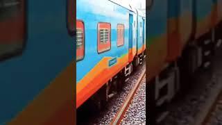 Vaishali Express vs Humsafar Express Train Status #shorts