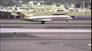 Continental Boeing 727-200 Very Low Departure (With a Wave)