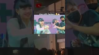 Lisa is different with fanboys #blackpink #lalisa