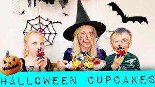 How to make and decorate Halloween cupcakes with kids | Adriana and Markus adventure