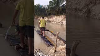 DREDGING GOLD MINING ~ GOLD DREDGING MACHINE #Shorts