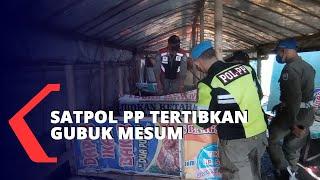 Satpol PP Tertibkan Gubuk Mesum di Tempat Wisata