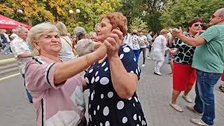 15.09.24г..."СВЕЧА"... Светлана Астахова... звучит на танцполе в Гомельском парке...