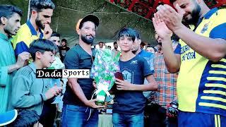 Sweet moment of Tangpora Premier League :: Abid Pathan as chief Guest honouring a little Boy