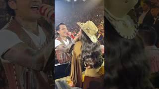 Christian Nodal le canta a Ángela Aguilar en Hermosillo, Sonora México #angelaaguilar #nodal #shorts