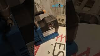 Сверление мотором Bycon 252B с вакуумной плиты