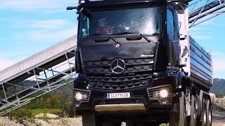 Der Mercedes-Benz Arocs 4-Achs-Kipper für den schweren Baueinsatz.