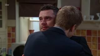 Aaron and Robert Have One Final Kiss - Emmerdale