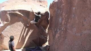 Bishop Bouldering - Not the Clapper V1 - Carlos