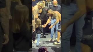 Brendan Allen’s daughter SNUBS handshake with Anthony Hernandez at face-off ️ #ufcseattle