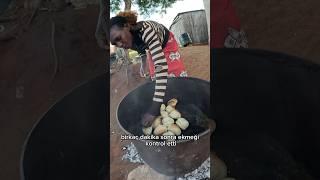 Köydeki fırıncıya gittim