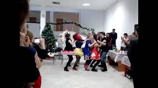 Порадовали коллег смешными танцами  надеюсь и вам будет смешно  P.S. я в красном парике ️