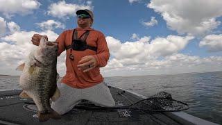 3 largemouth bass of a lifetime sitting in ONE spot. 35 pounds on 3 fish in 30 minutes!