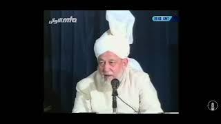 funny moments  1 with  hazrat mirza tahir ahmad ra. question and answer  sitting