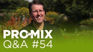 Why is peat moss used in PRO-MIX growing media?