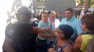 Бунт СИЗО.  Вывозят Торнадо. Драки с полицией