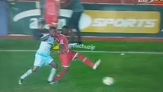 Tazama rafu mbaya FRANK DOMAYO akimchezea SHOMARI KAPOMBE katika mechi ya(ROBO FINAL ASFC)