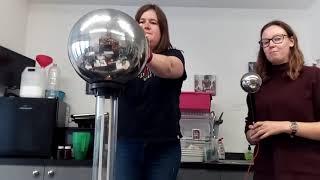 How to use the Van de Graaff generator